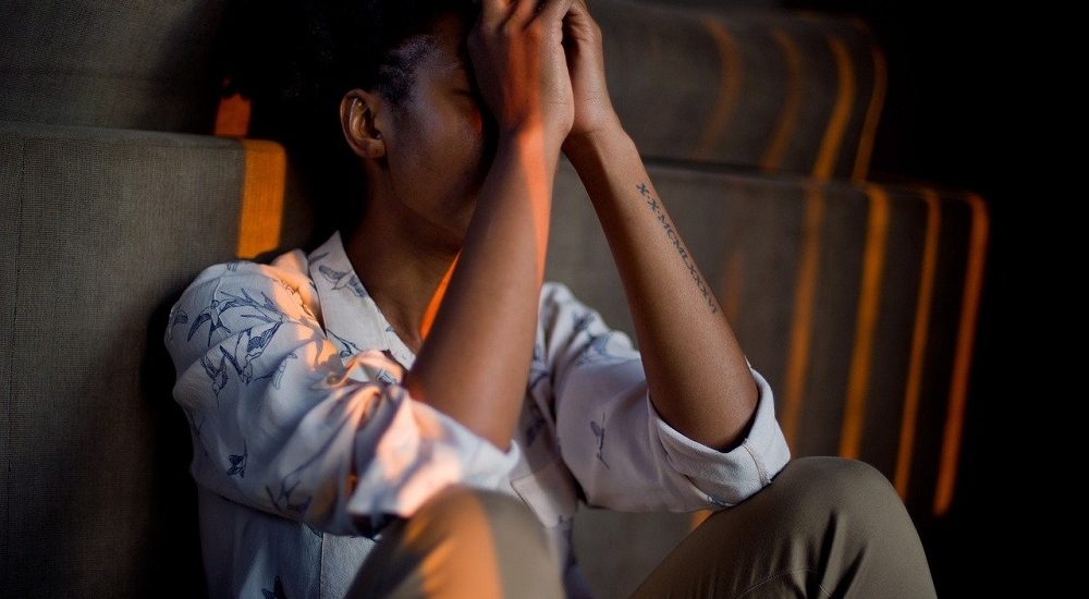 people alone and depressed
