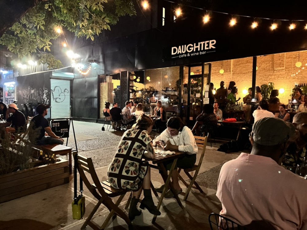 daughter cafe