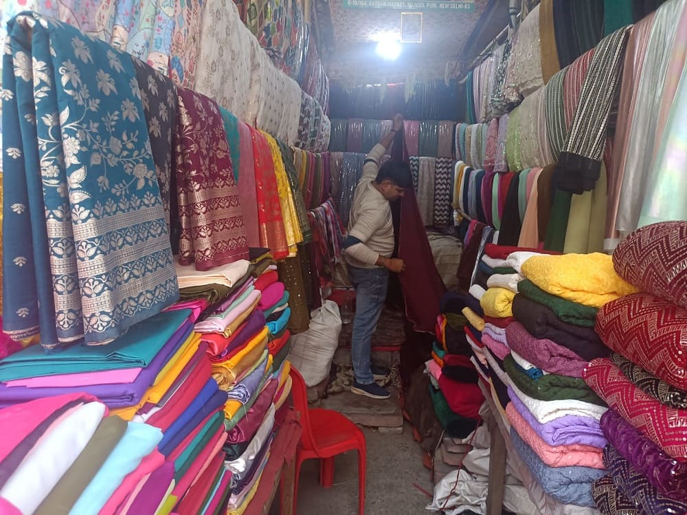 katran mangolpuri fabric market